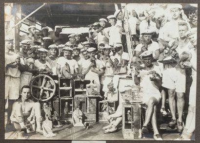 Passengers of the Cruiser Berlin

TWO ROUND-THE-WORLD...