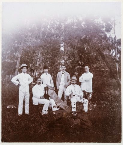 Young Dutch traveller

EXPEDITION AND STAY,...