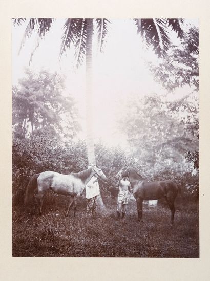 Young Dutch traveller

EXPEDITION AND STAY,...