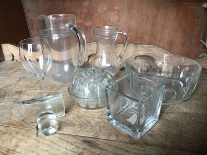Lot of various glassware