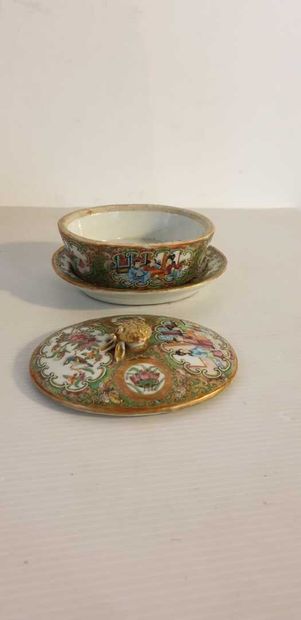 CHINA, 19th century

Canton porcelain butter...