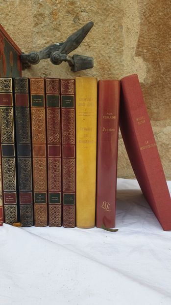 MANNETTE of books including : 



VERNE (Jules)...
