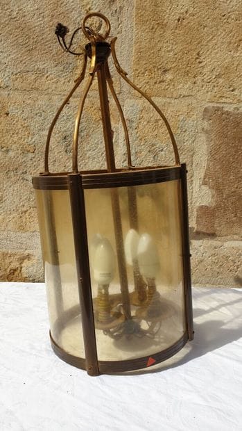 Lanterne à quatre lumières, style Louis XVI.

H.55,...