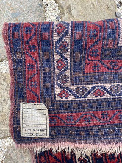 Yacibedir carpet, XXth century.

Blue background.

187...