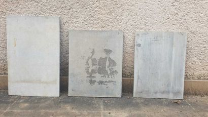 Lot of three grey marbles 

Marble 1 : 40,5...