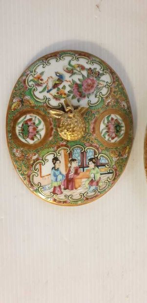CHINA, 19th century

Canton porcelain butter...