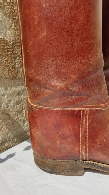 Paire de bottes d'officier en cuir.

H.52,...