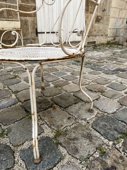 Pair of wrought iron garden armchairs

H.86,...