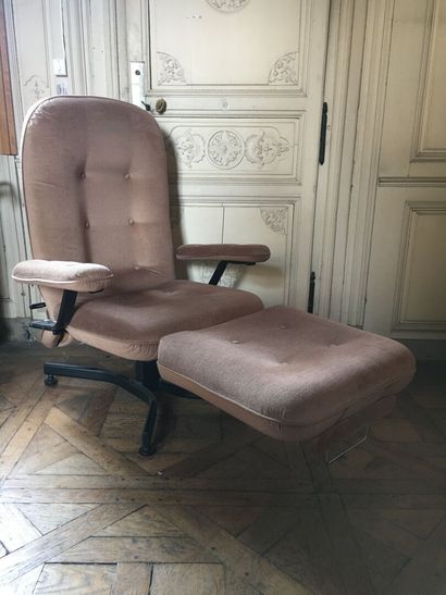 Resting armchair, circa 1970

H. 104, L....