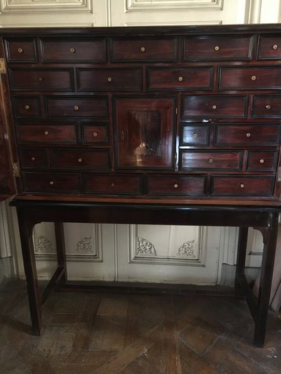 
Cabinet en placage de bois de violette et...