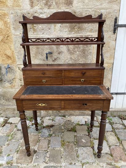 Bonheur du jour en acajou et placage d'acajou....