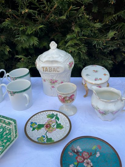 HANDKERCHIEF of various small trinkets such...