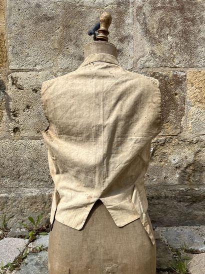 Gilet d'enfant, XVIIIème siècle 



Acci...