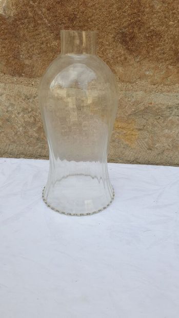 HANDKERCHIEF of glassware including footed...