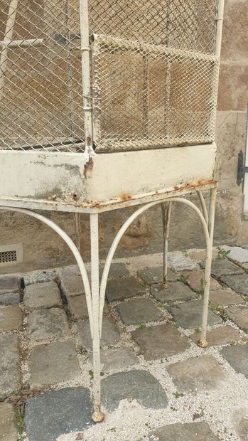 Bird cage, late 19th century.

H. 225, D.71...