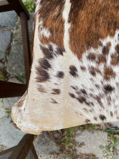 Huit chaises en bois naturel de style Louis...