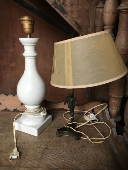 Lot of three lights, XXth century:

- One...