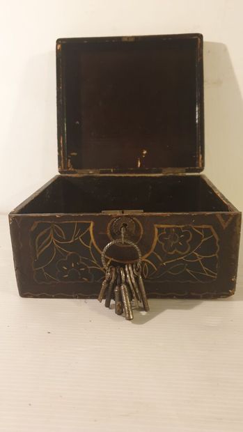 Set of three wooden boxes in the taste of...
