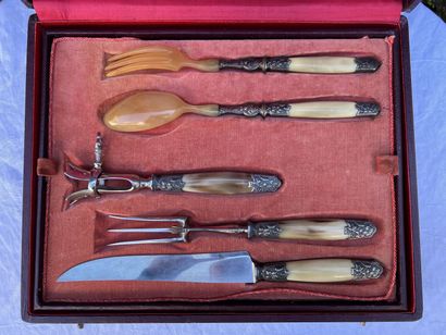 Set of cutlery composed of 12 table knives,...