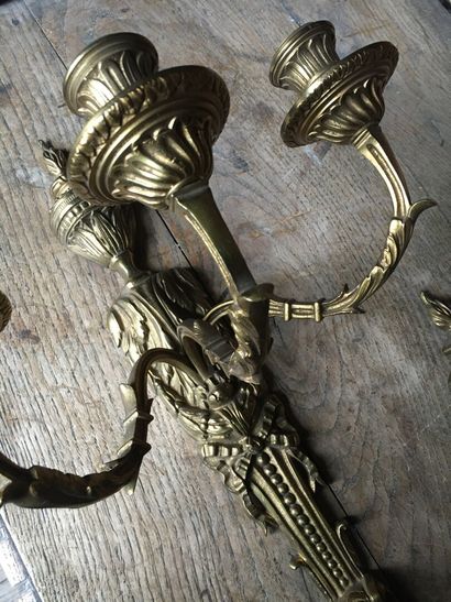 Paire d'appliques à trois branches en bronze...