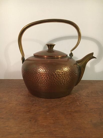 Tinned copper kettle, 20th century

H. 24...
