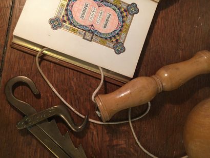 Lot including a wooden bilboquet, XIXth century

A...