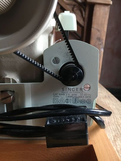 SINGER

Sewing machine