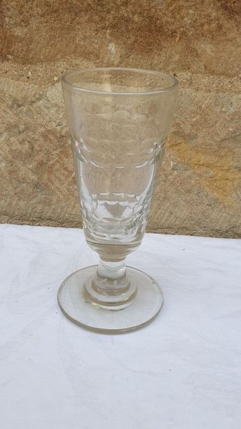 HANDKERCHIEF of glassware including footed...