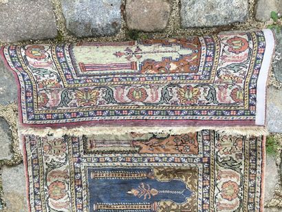 PERSIA, 20th century

Wool carpet with minbar...