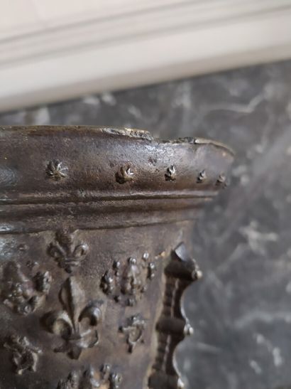 Bronze mortar of the XVIIth century

Decorated...