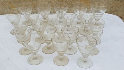 HANDKERCHIEF of glassware including footed...