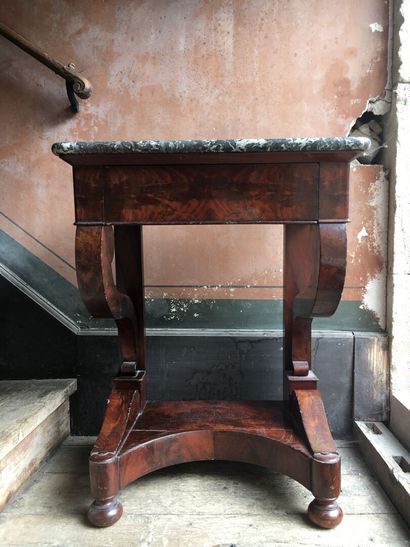 Petite console d'époque Restauration

En...