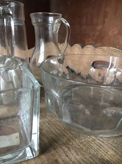 Lot of various glassware