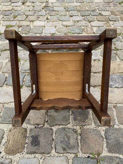Huit chaises en bois naturel de style Louis...