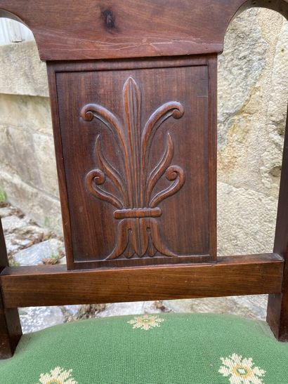 Paire de chaises en acajou et placage d'acajou,...