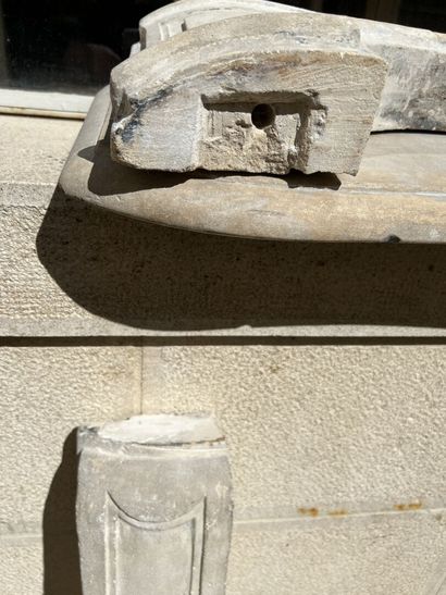 Louis XV period limestone mantel

Decorated...