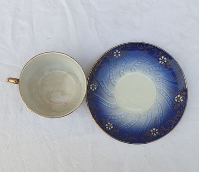 MANNETTE including :

A pair of decanters,...