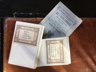 
Set of Burgundy cards including: 




-...