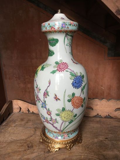 Vase mounted as a lamp, 19th century

In...