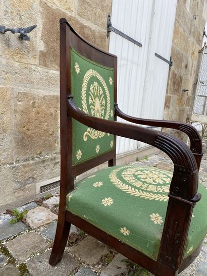 Fauteuil en acajou et placage d'acajou, époque...
