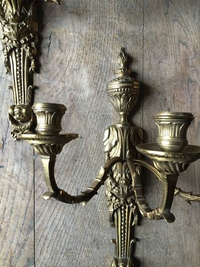 Paire d'appliques à trois branches en bronze...