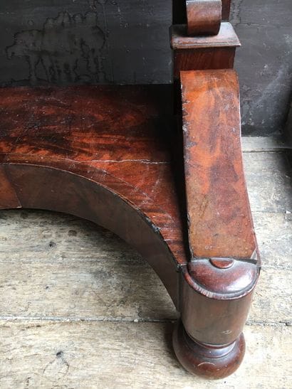 Petite console d'époque Restauration

En...