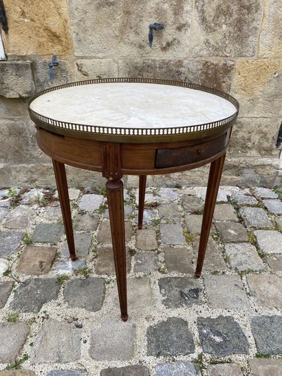 Table bouillotte en bois teinté en acajou,...