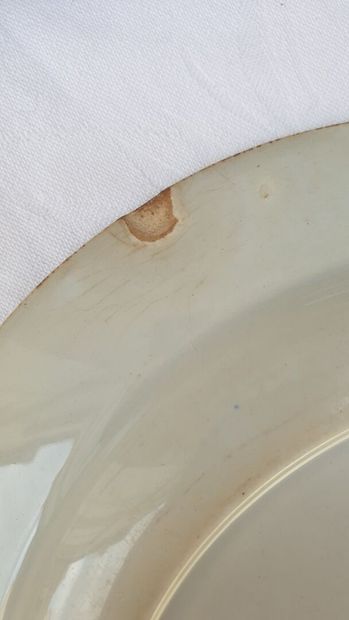 Cinq assiettes, service Japon, Creil et Montereau.

D....
