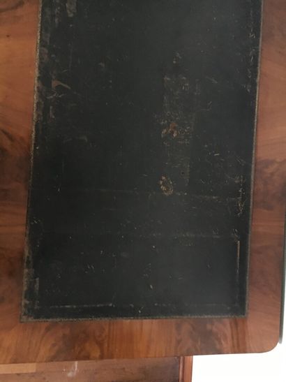 Bureau plat en acajou et placage d'acajou,...