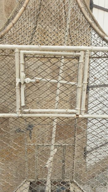 Bird cage, late 19th century.

H. 225, D.71...