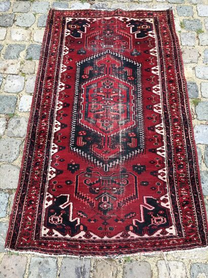 CAUCASE XXth century

Woolen carpet with...