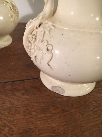 LANGEAIS, XIXth century

Set of two white...