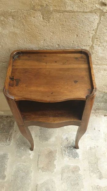 Table de chevet en chêne, d'époque Louis...