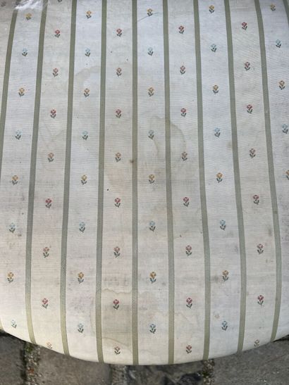 Fauteuil directoire en bois naturel

A dossier...